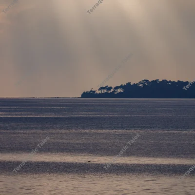 evening-sunrays-tropical-island