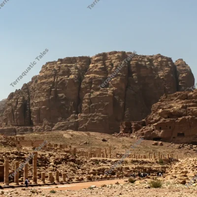 colonnaded-street-temple-ruins-petra