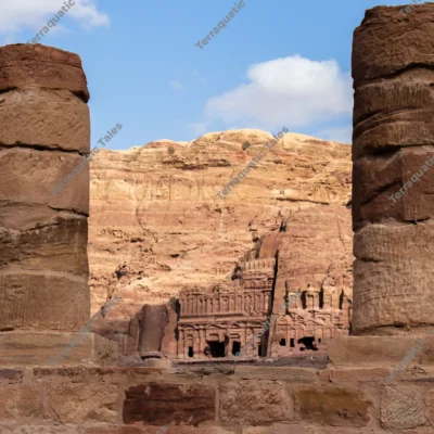 royal-tombs-columns-petra