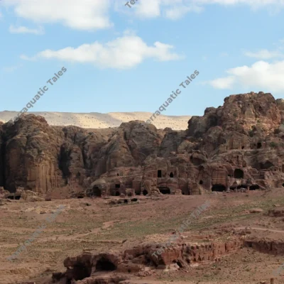 rock-cave-tombs-ridges-petra