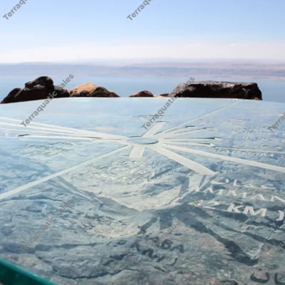 engraved-glass-compass-deadsea