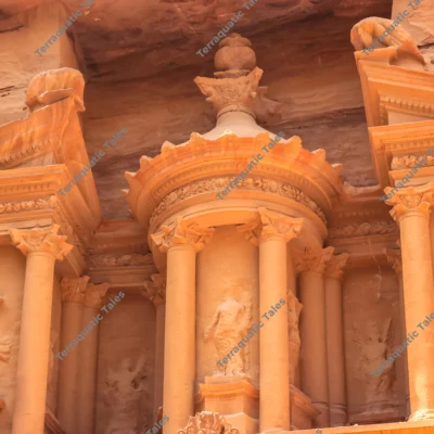 intricate-carving-treasury-petra