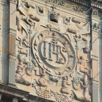 ihs-emblem-basilica-bom-jesus