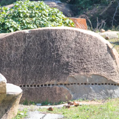 ancient-quarrying-chisel-marks